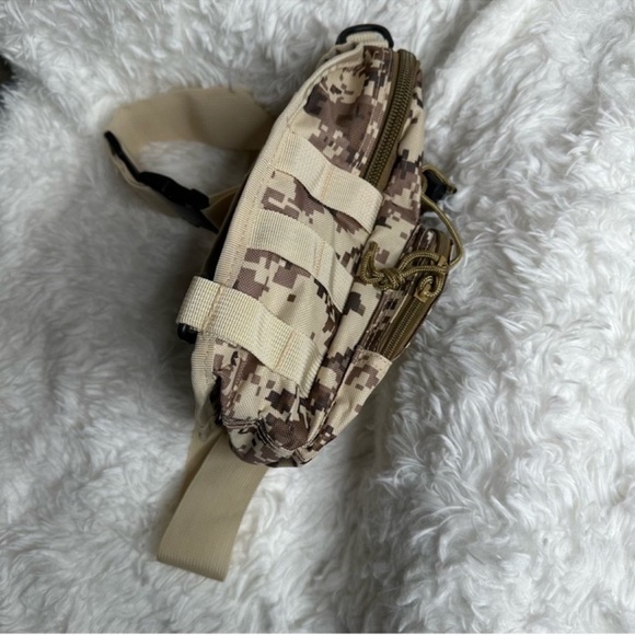 Camouflage Sling Bag for Men - Picture 6 of 9